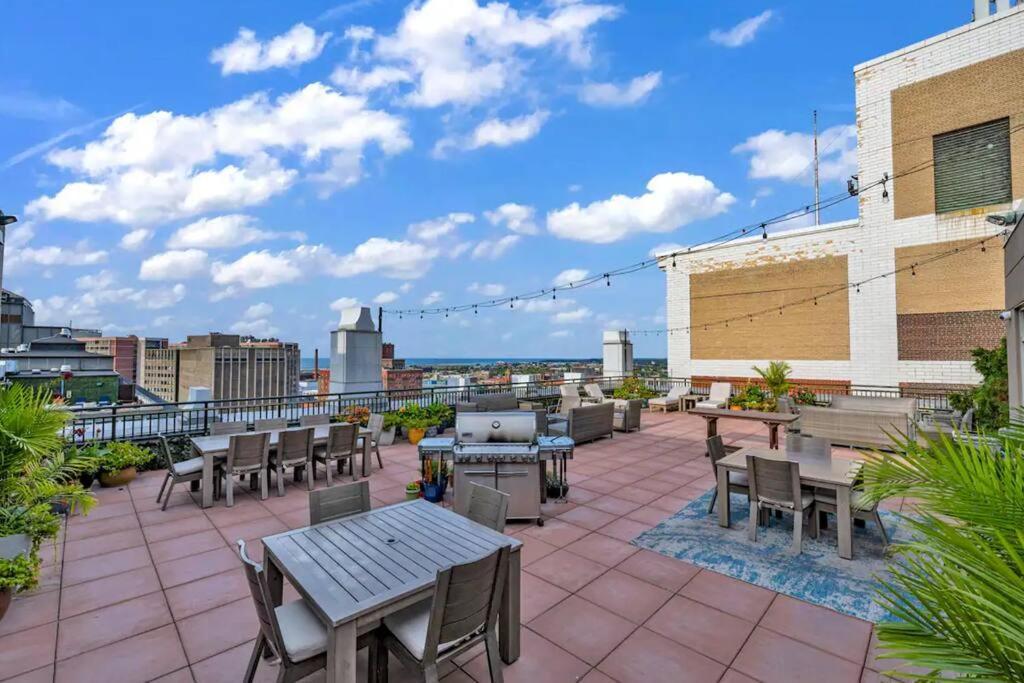 Heart Of Dt - Pool & Steam At Playhouse Square 315 Lejlighed Cleveland Eksteriør billede